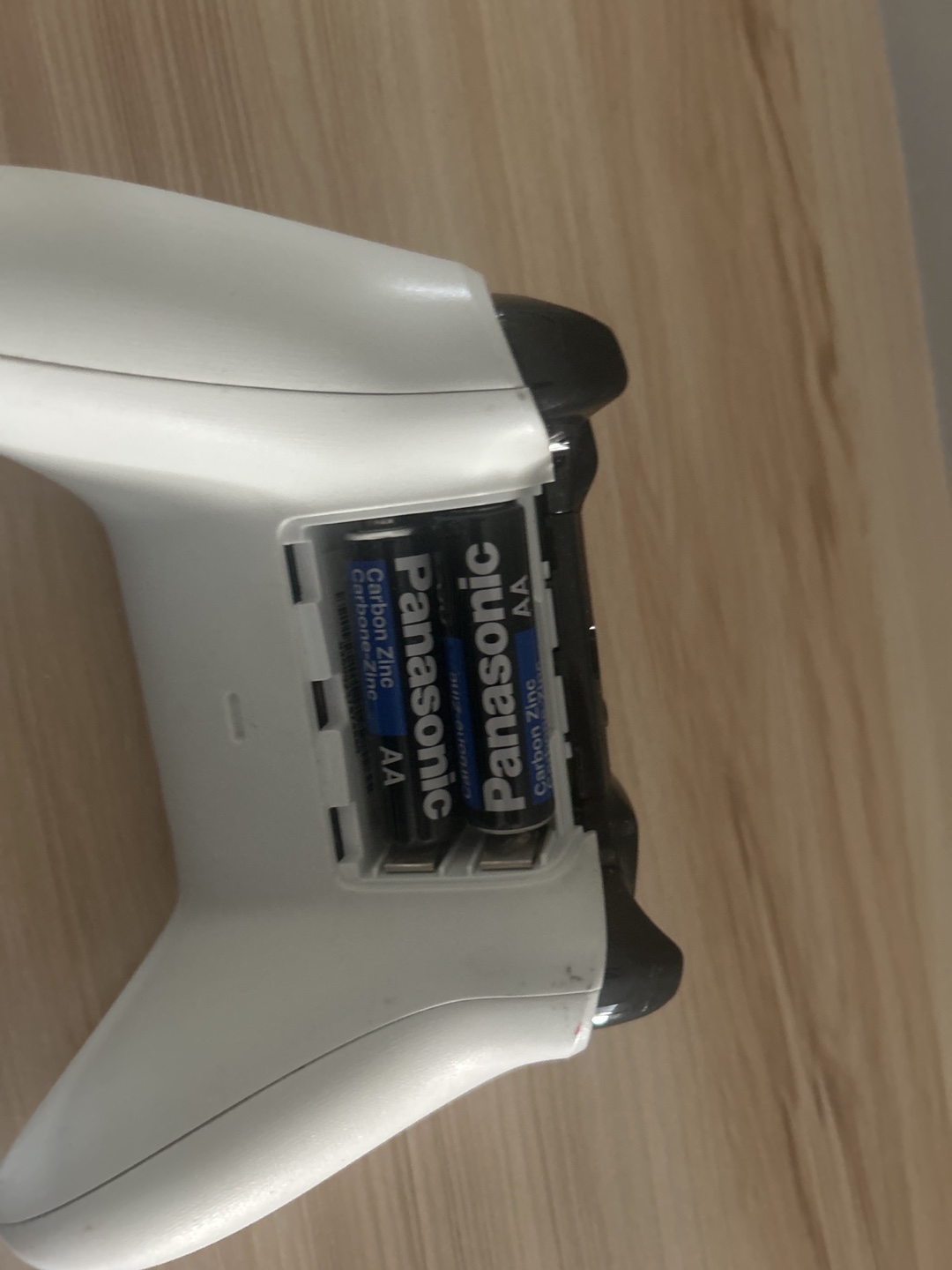 White Xbox One Wireless Controller - photo 3