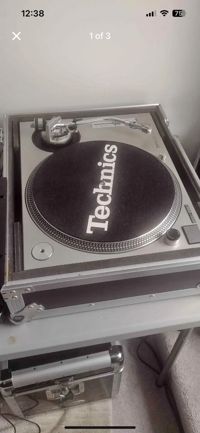 Technics 1200 MK2 Turntable Pair image indicator(2)