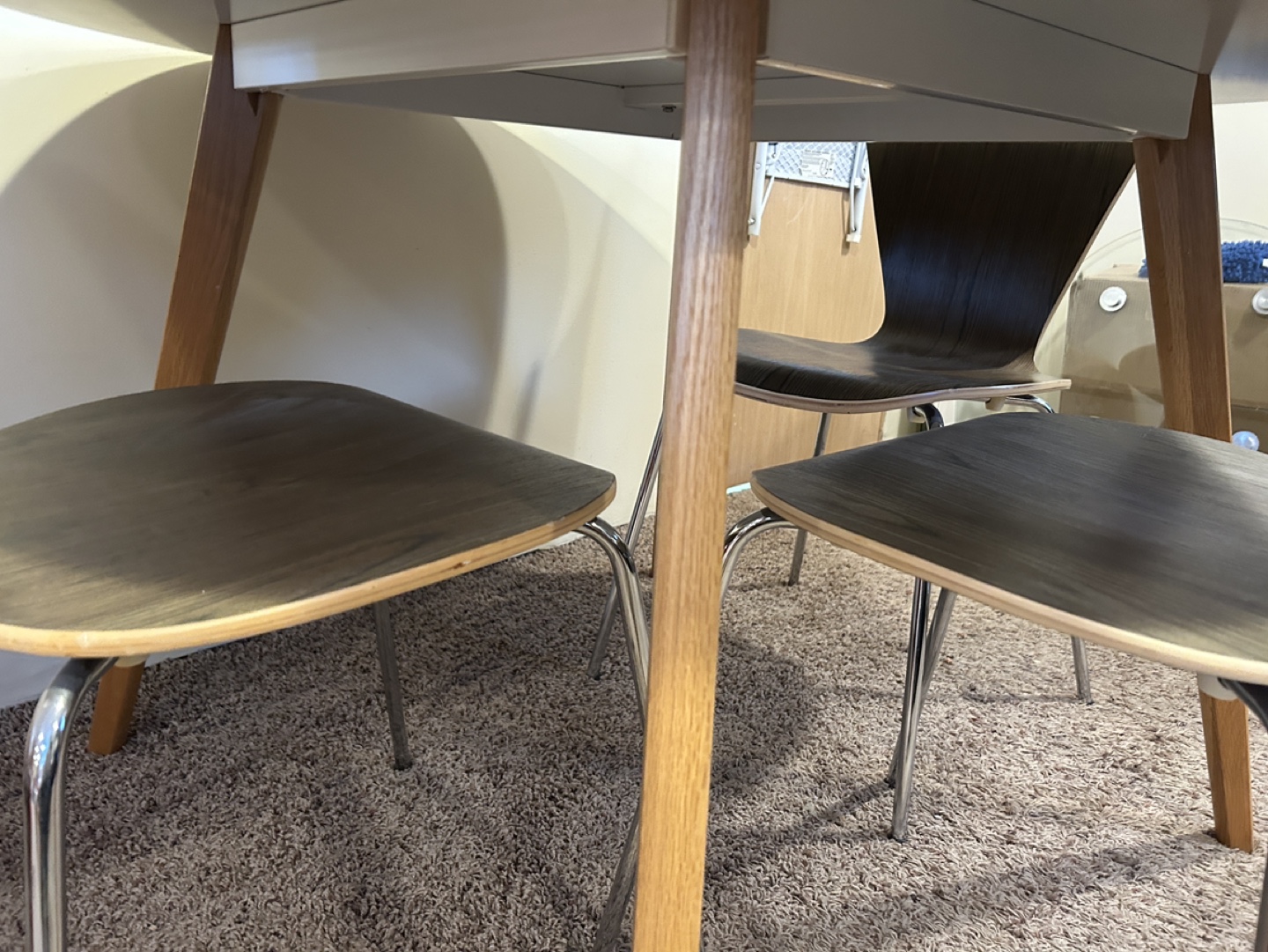 Round ikea table and chairs - photo 3