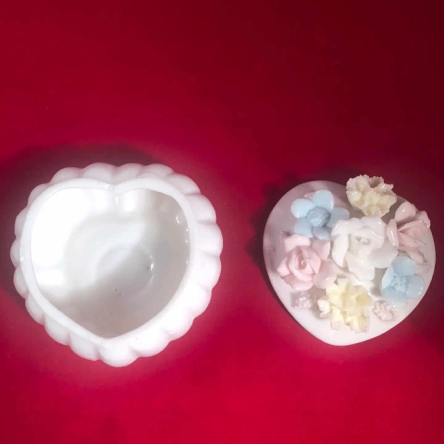 Luminous Ardalt Japan Heart-Shaped Porcelain Box image indicator(2)