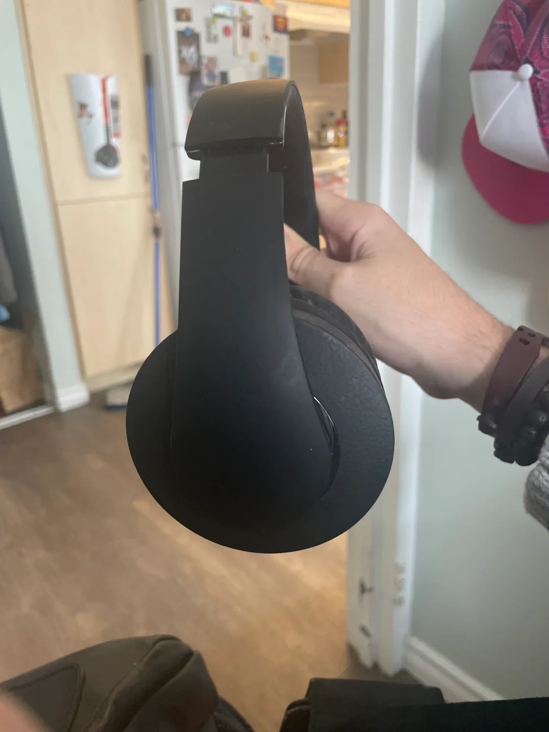 Escape Headphones - Black image indicator(3)