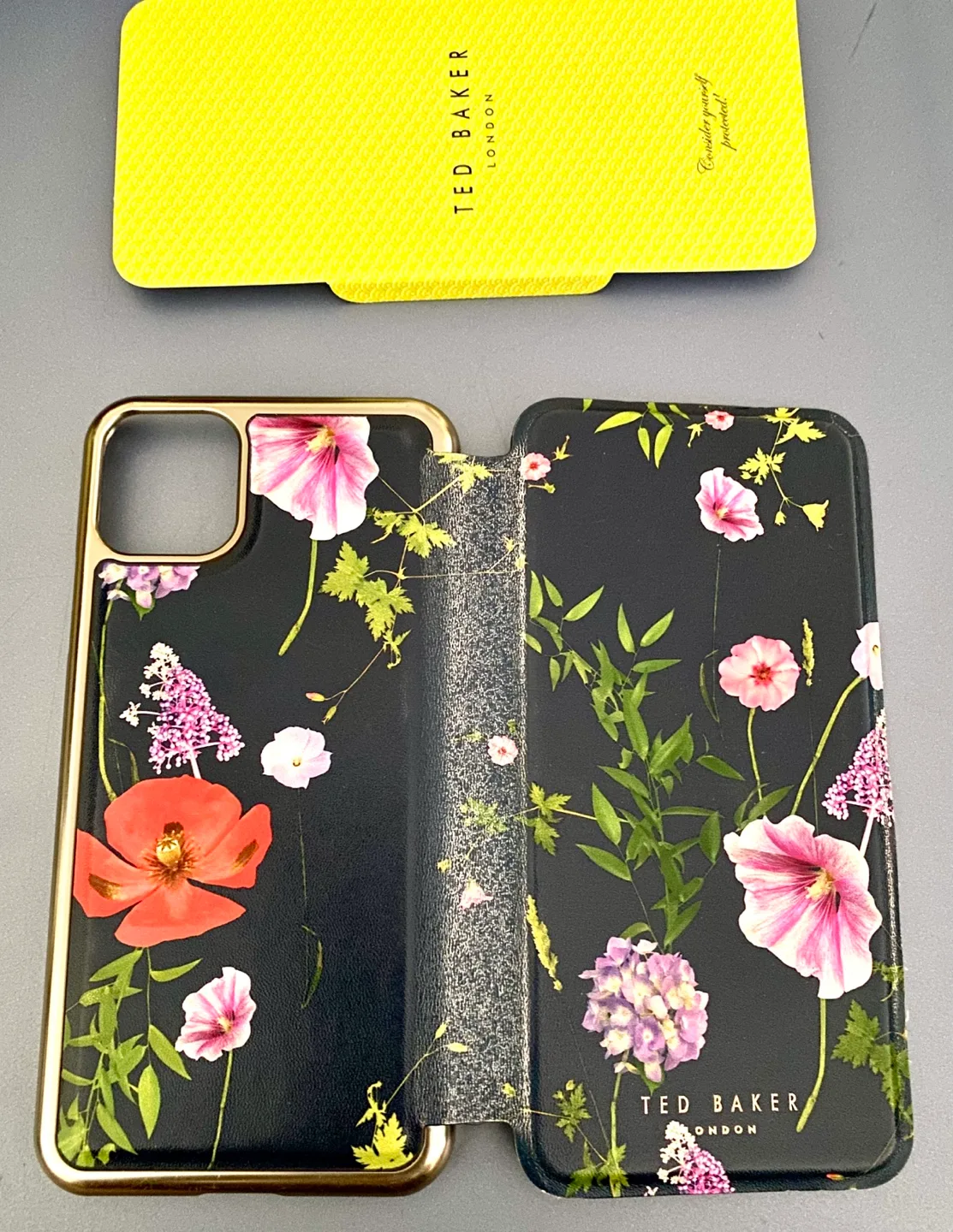 Ted Baker London iPhone 11 Pro Max case image indicator(5)
