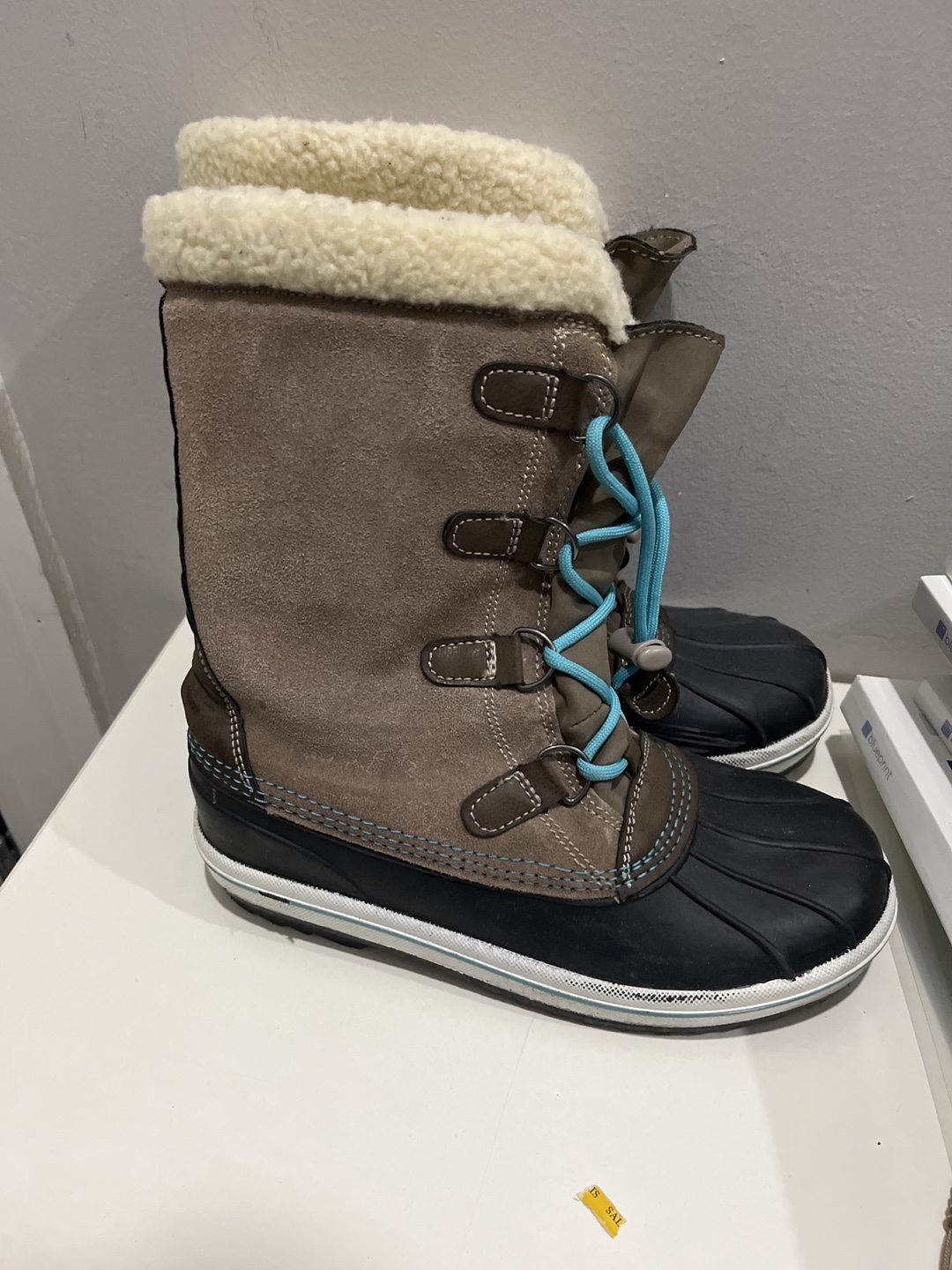 Girls' Size 4 Kamik Snow Boots - photo 2