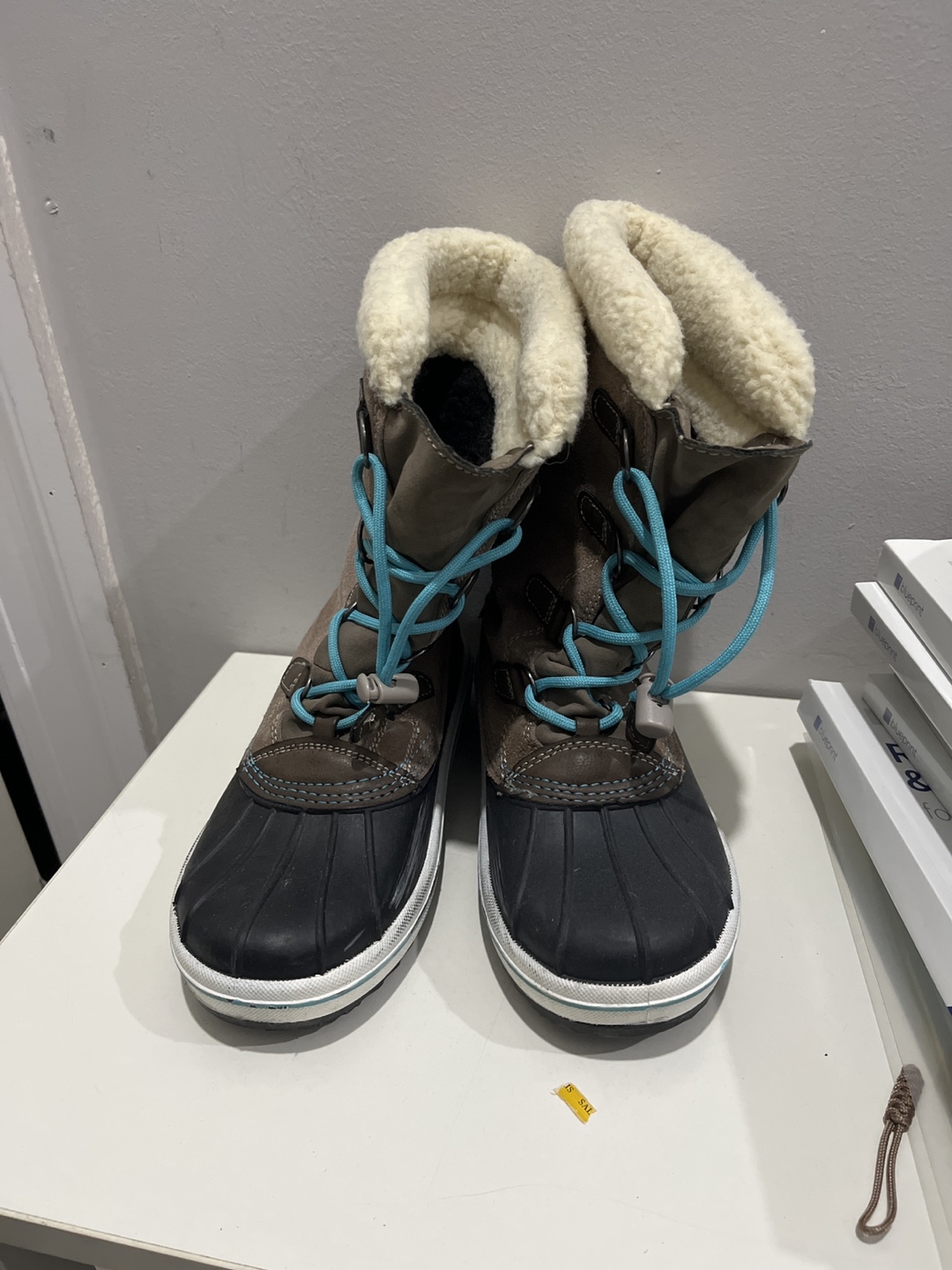 Girls' Size 4 Kamik Snow Boots