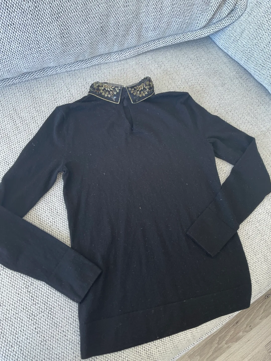 Club Monaco Black embellished collar sweater XS/TP image indicator(4)