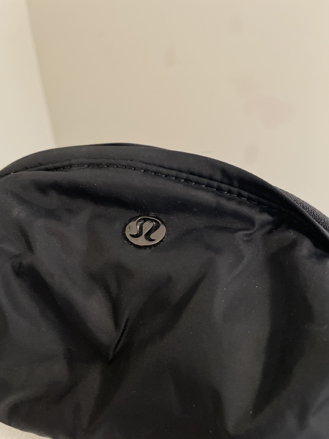 Lululemon Black Travel Pouch like new - photo 3