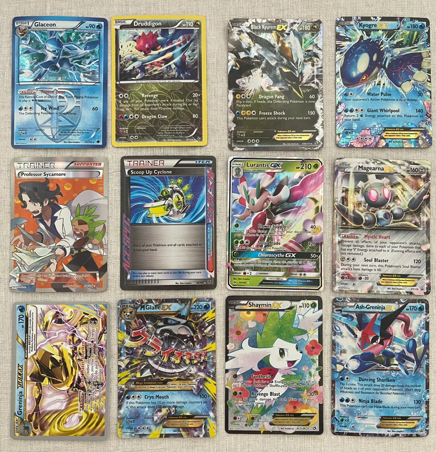 Pokemon Trading Card Game Tin with Cards image indicator(3)