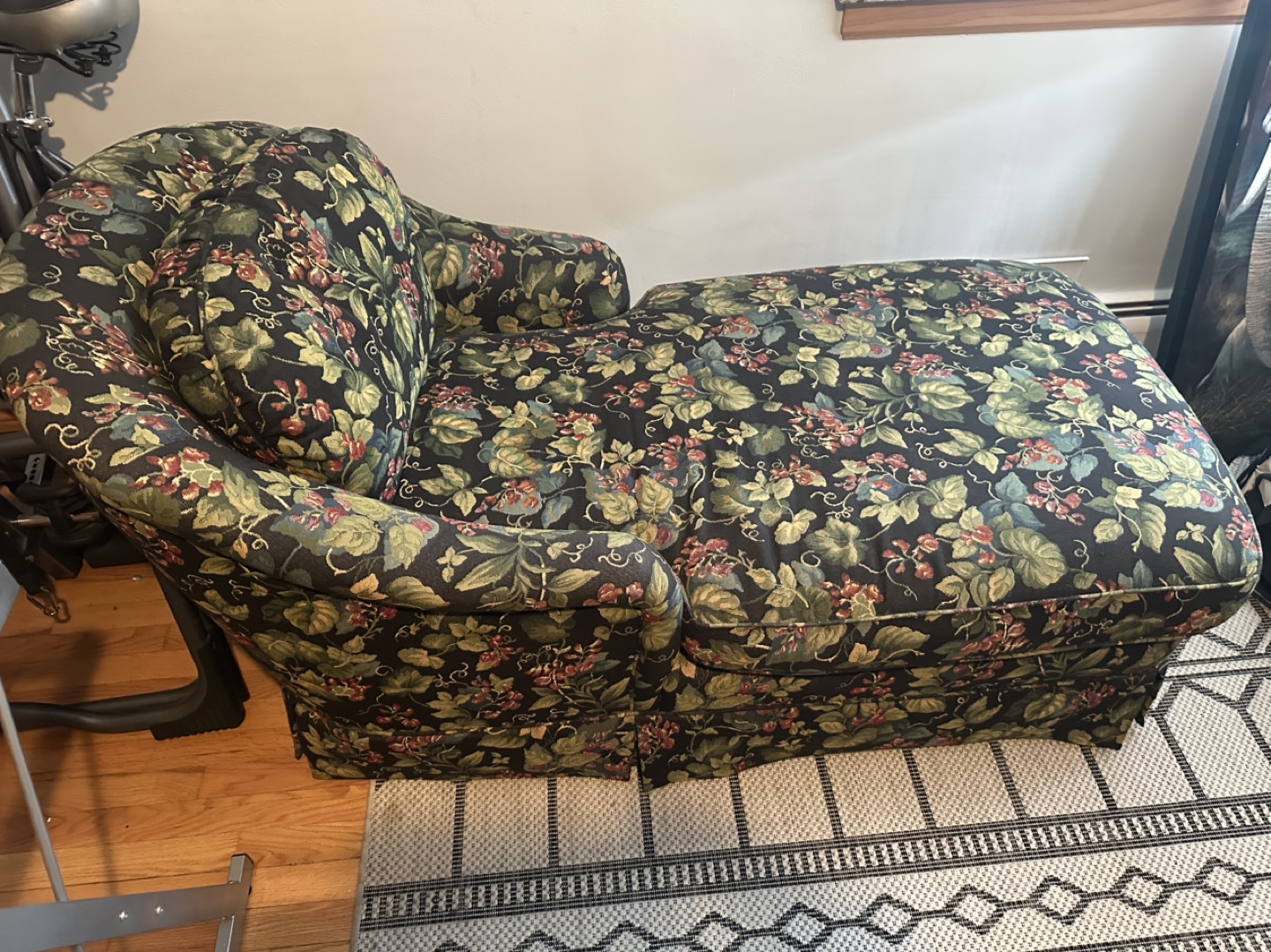 Nice chase sofa - photo 3