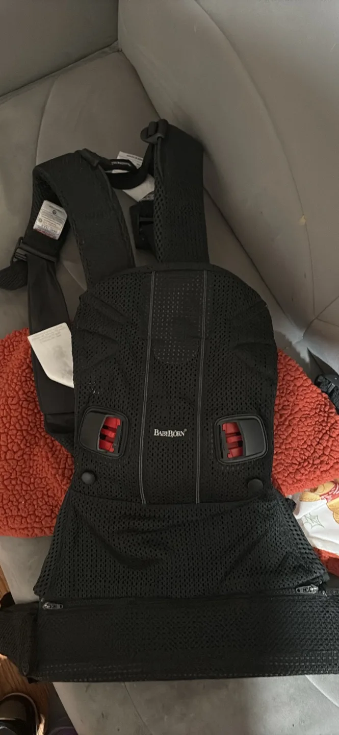 Baby carrier thumbnail