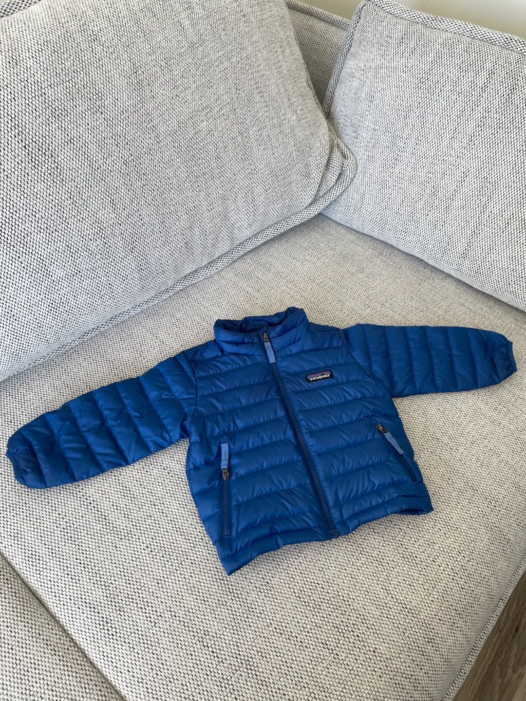 Patagonia Toddler Down Jacket - Size 2T image indicator(2)