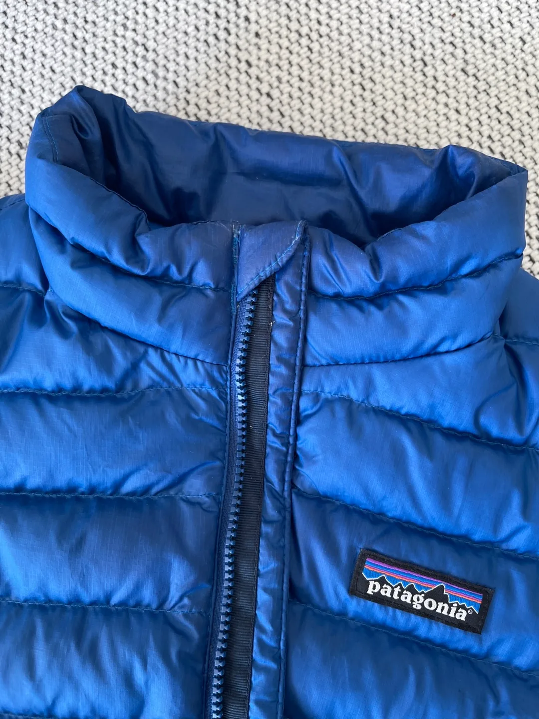 Patagonia Toddler Down Jacket - Size 2T image indicator(10)