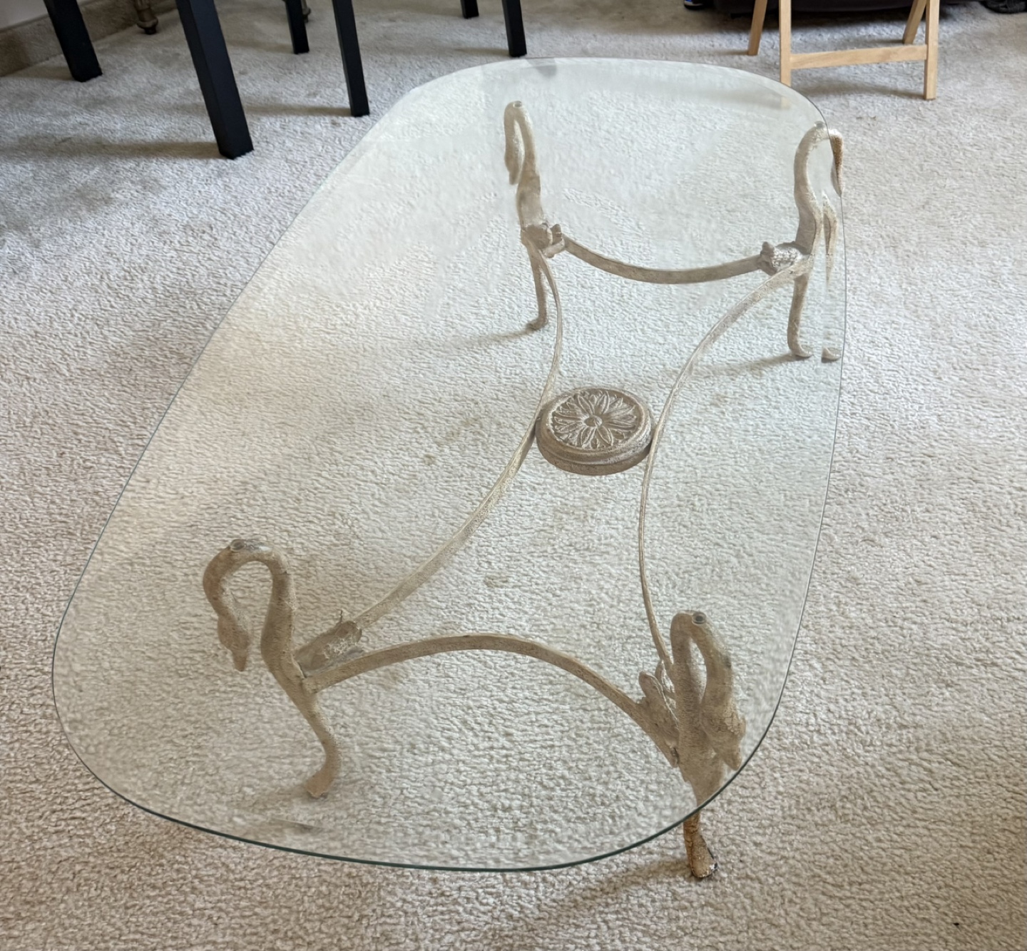 Elegant Glass-Top Coffee Table with Swan-Shaped Legs - photo 3
