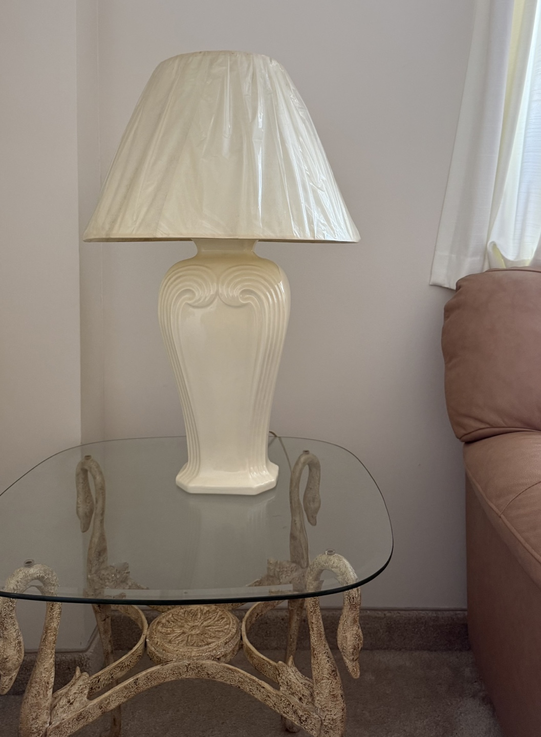 Elegant Glass-Top Coffee Table with Swan-Shaped Legs - photo 4