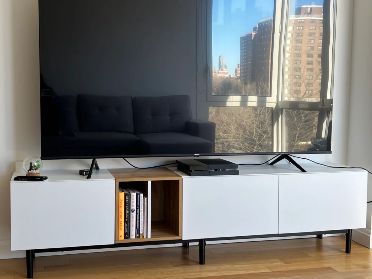 Hiense 75 inch 4K UHD Google Smart TV image indicator(2)