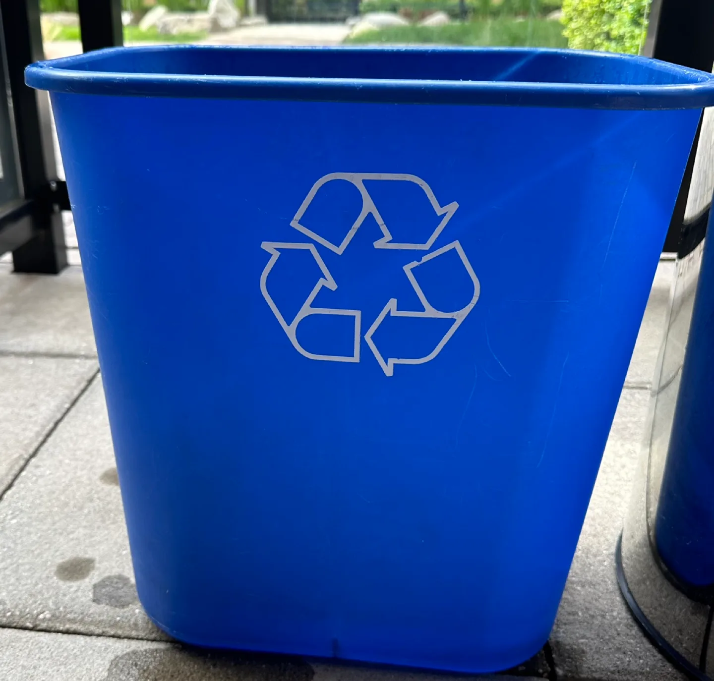 Rubbermaid 2958 Blue Recycling Bin image indicator(7)