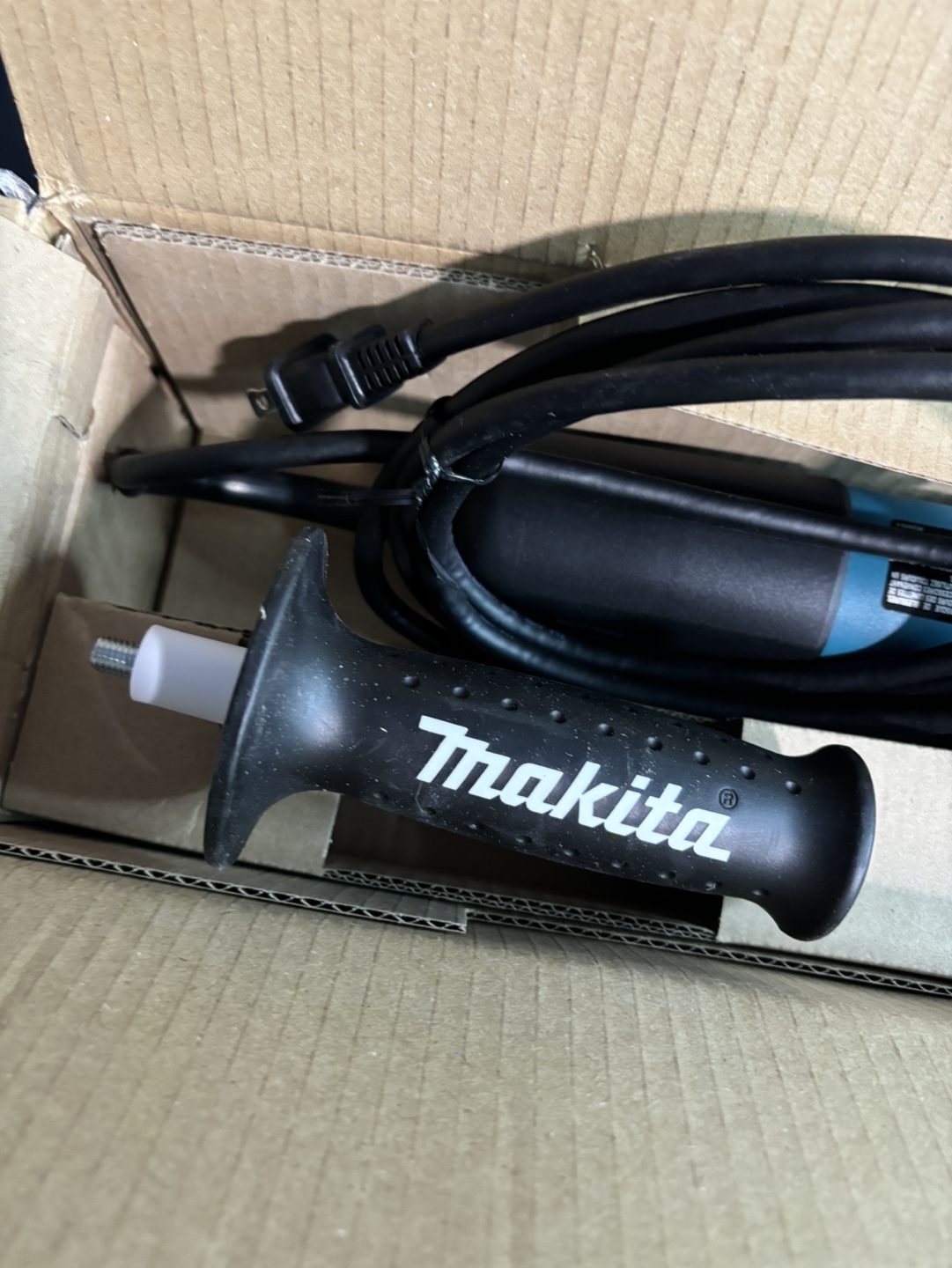 Makita 4-1/2-Inch X-LOCK Angle Grinder - photo 5