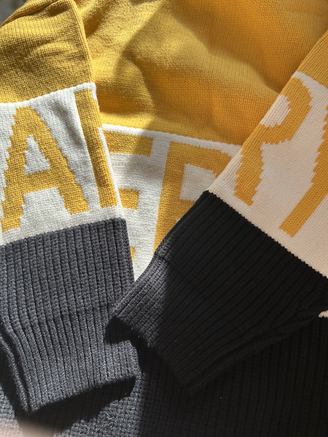 Yellow Sweater - photo 3