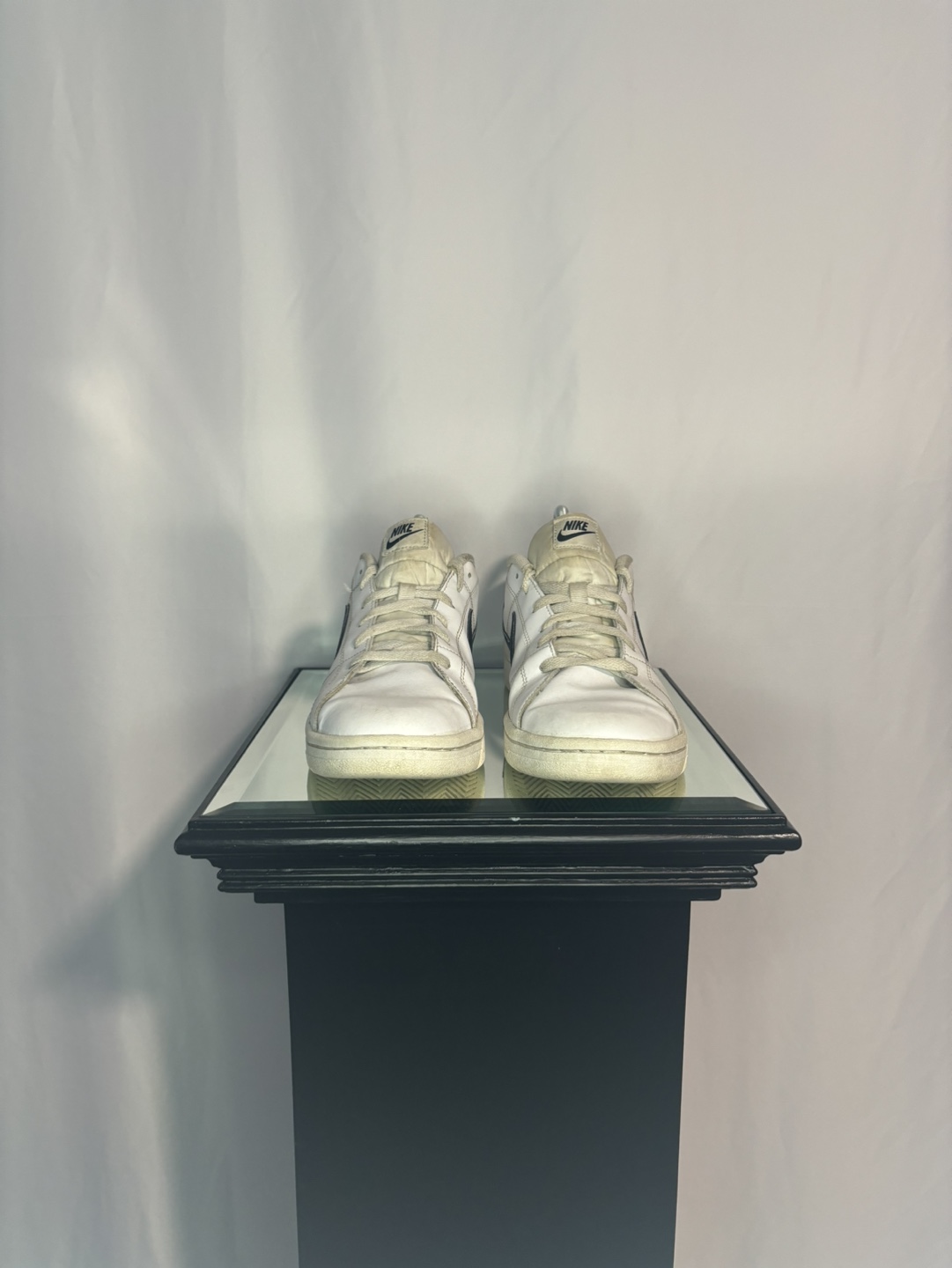Nike Air Force Sneakers - men’s Size 9.5 - photo 2