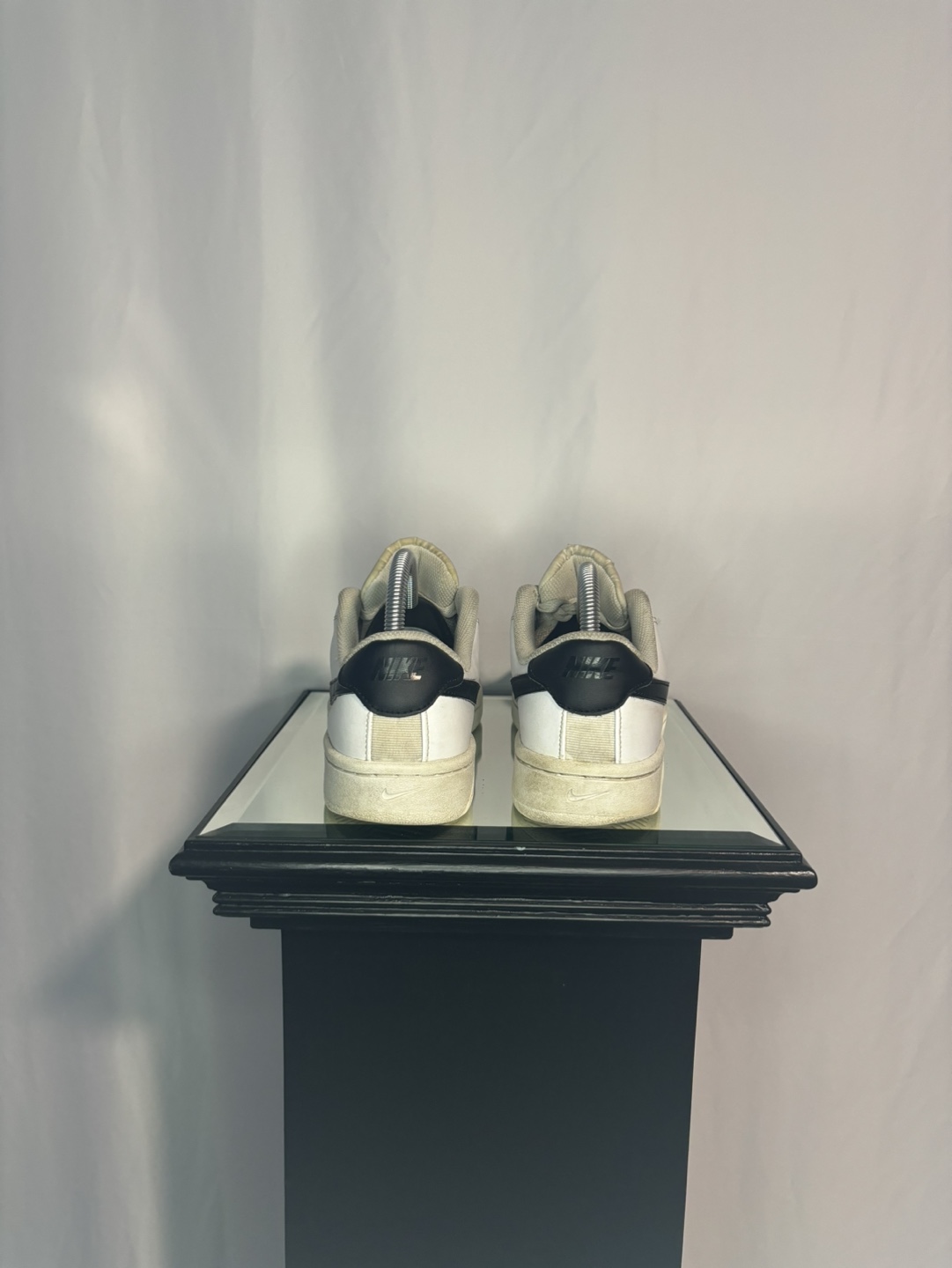 Nike Air Force Sneakers - men’s Size 9.5 - photo 4