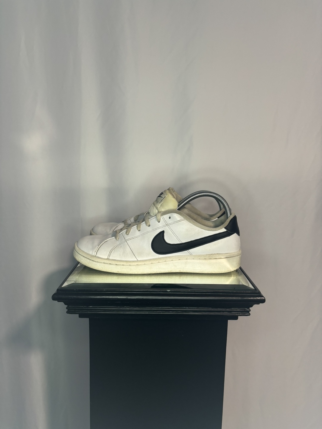 Nike Air Force Sneakers - men’s Size 9.5 - photo 3
