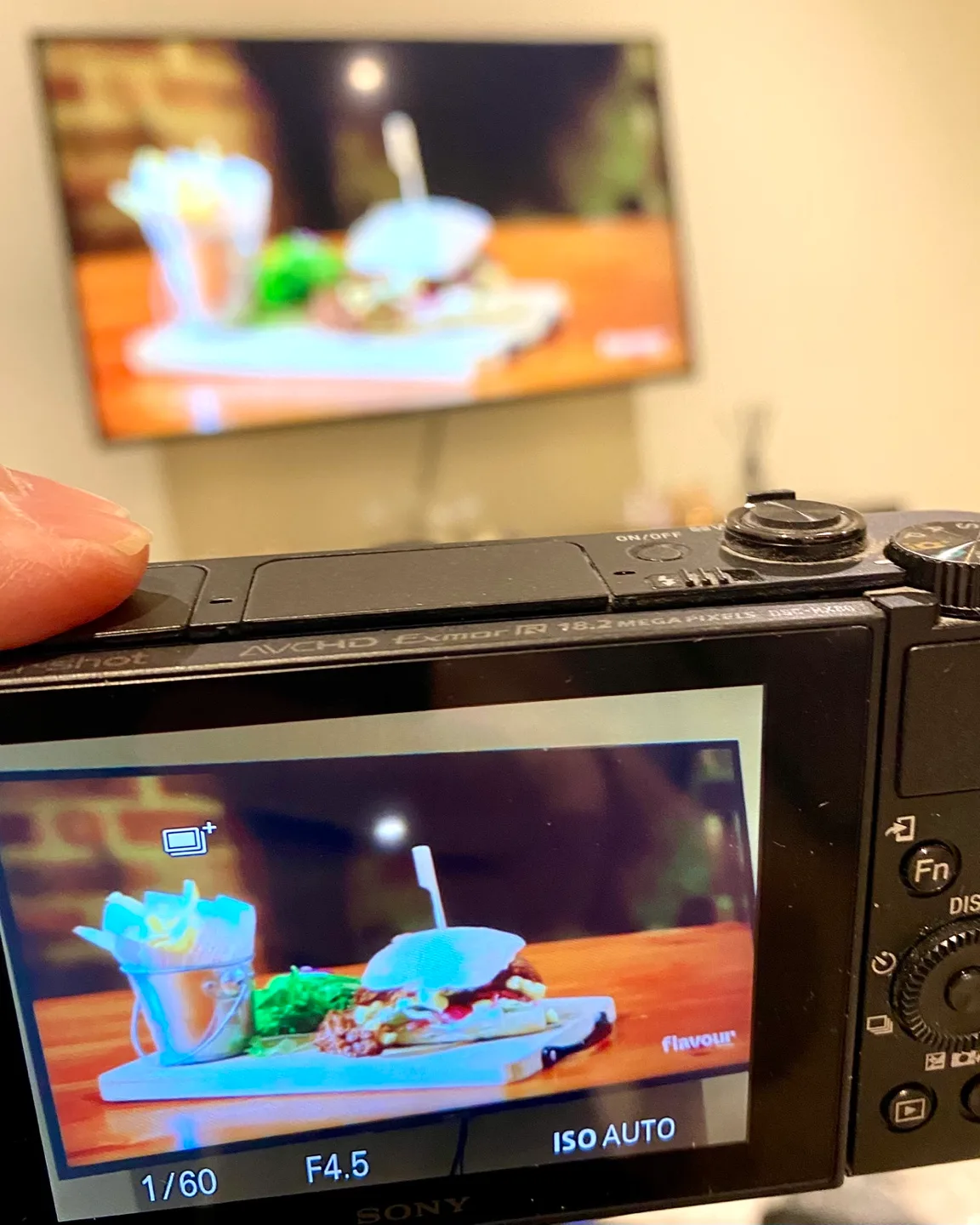 Sony Cyber-shot DSC-HX80 30x Optical Zoom Camera image indicator(7)