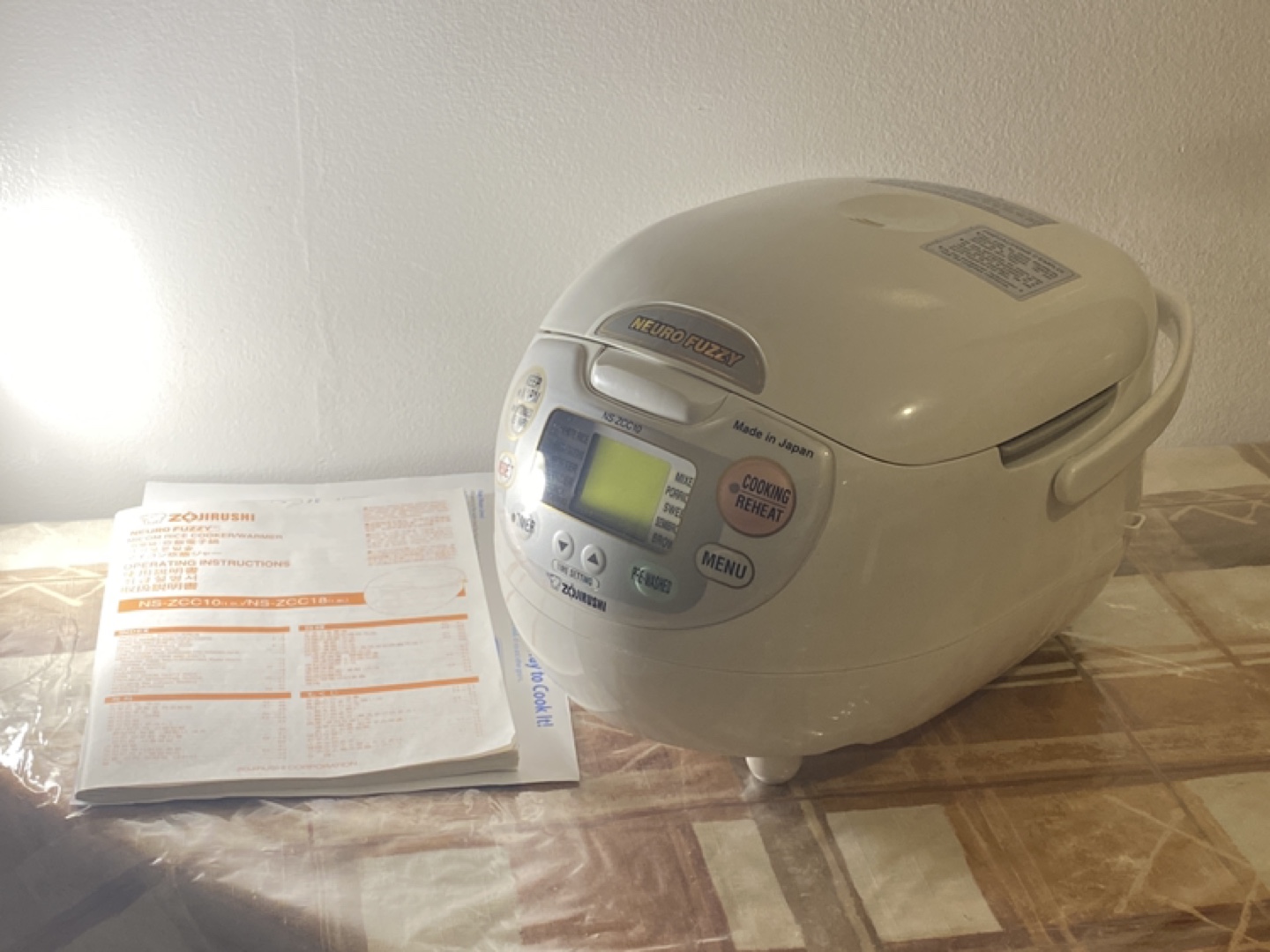 [Move-Out Sale] ZOJIRUSHI Rice Cooker NS-ZCC10