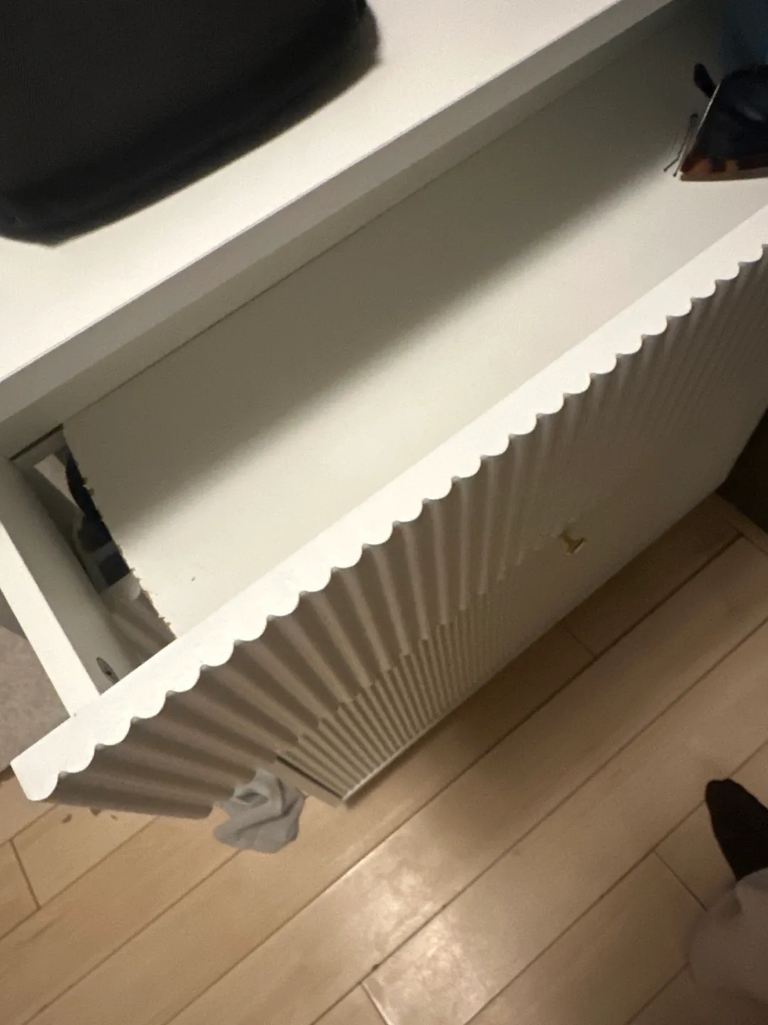 White Shoe Cabinet with Gold Legs image indicator(5)