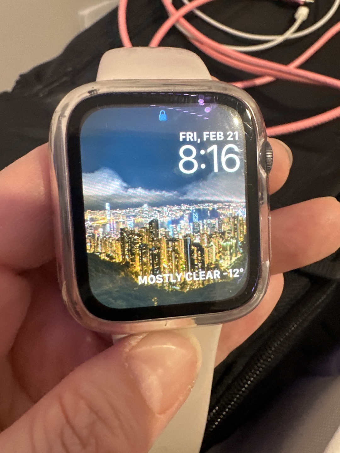 Apple Watch Series 5 in White Sport Band
