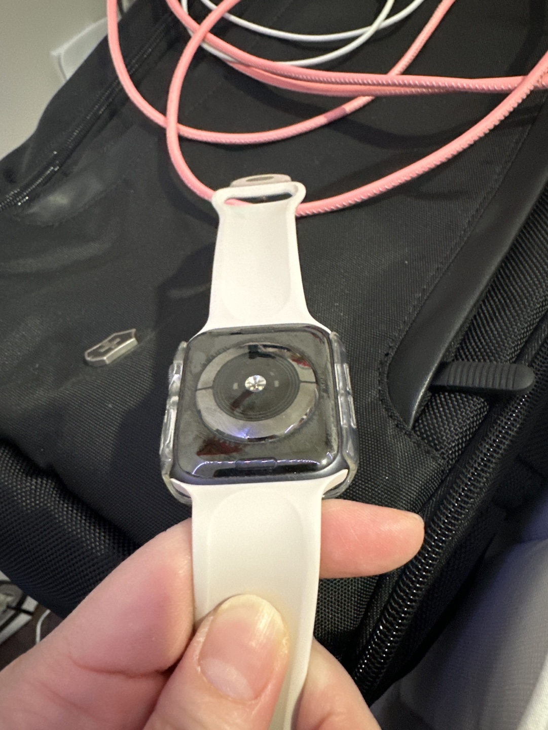 Apple Watch Series 5 in White Sport Band - photo 2