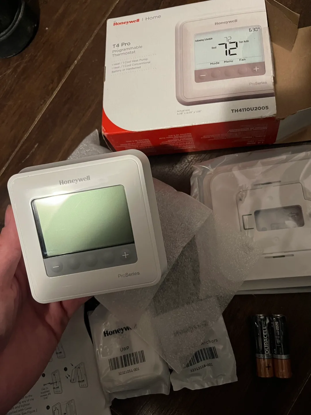 New Honeywell T4 Pro Thermostat Programmable image indicator(4)