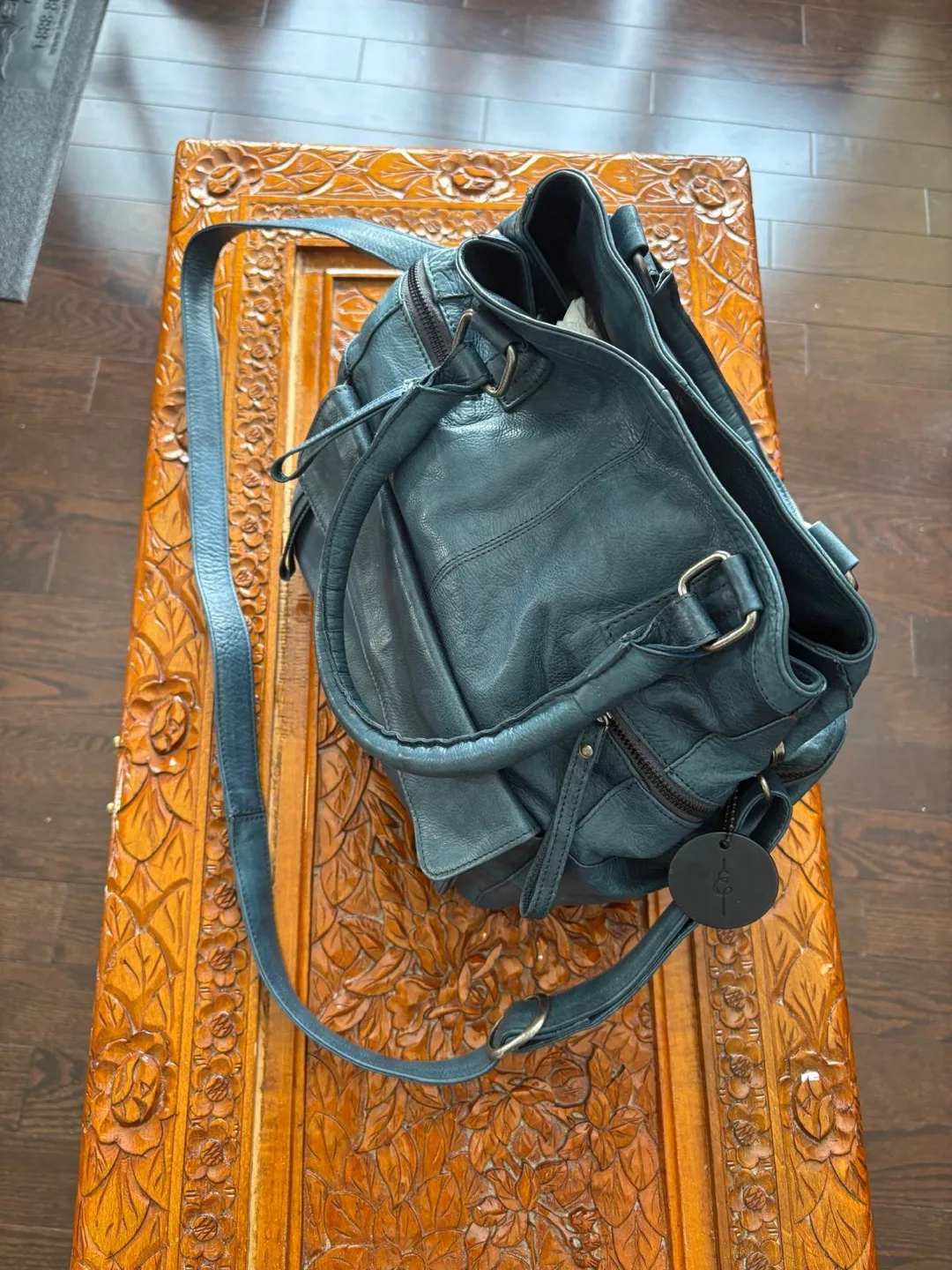 Gorgeous DAY & MOOD Leather Handbag image indicator(3)