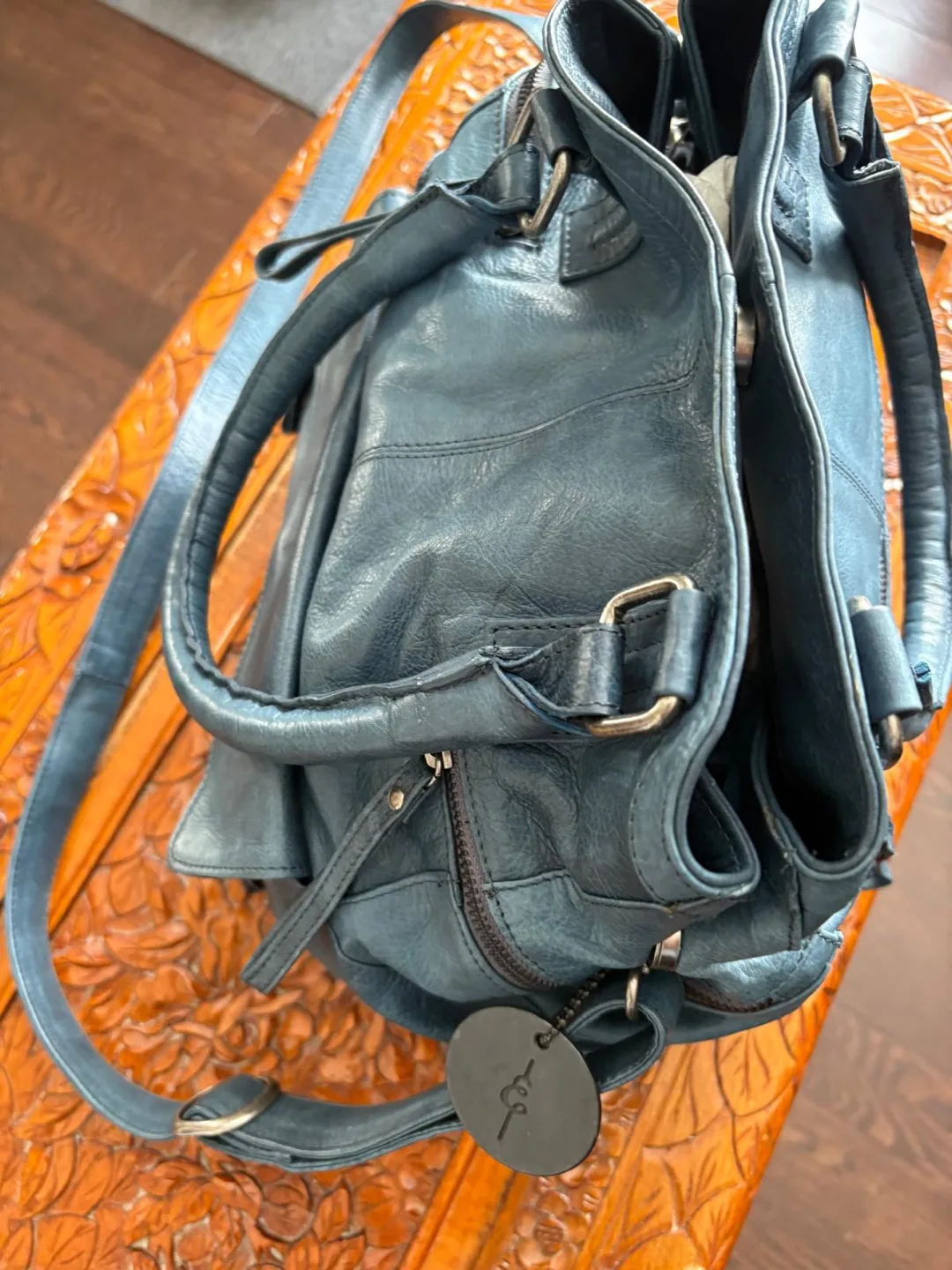 Gorgeous DAY & MOOD Leather Handbag image indicator(2)