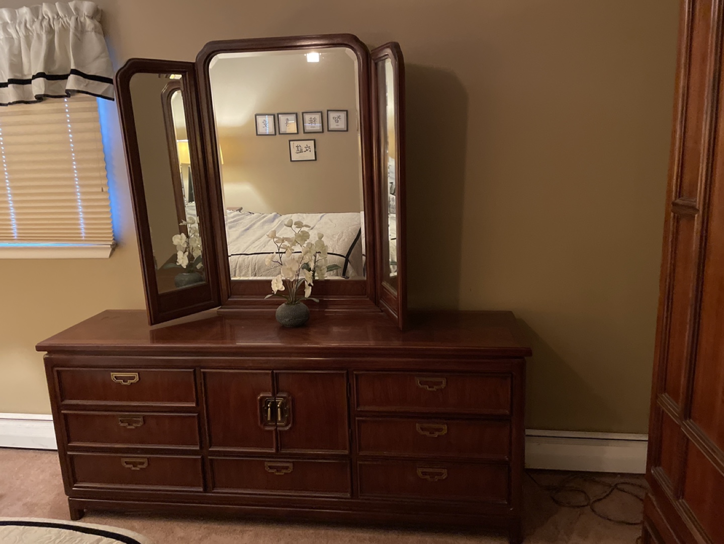 5 piece Solid Wood Bedroom Set