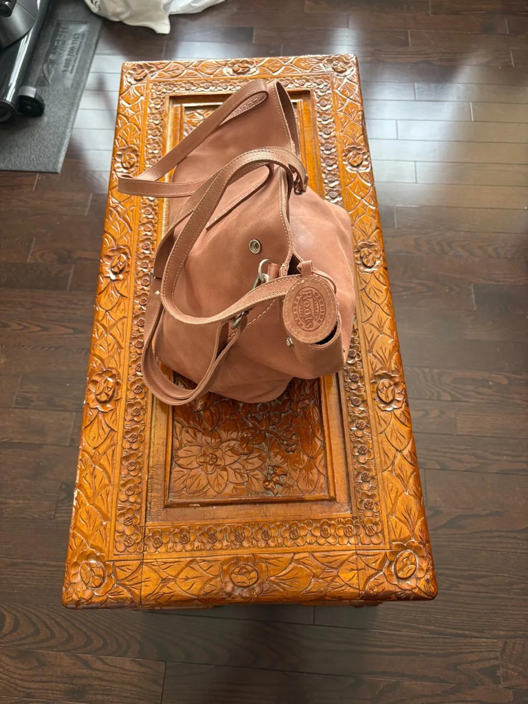 Roots Leather tote Bag image indicator(3)