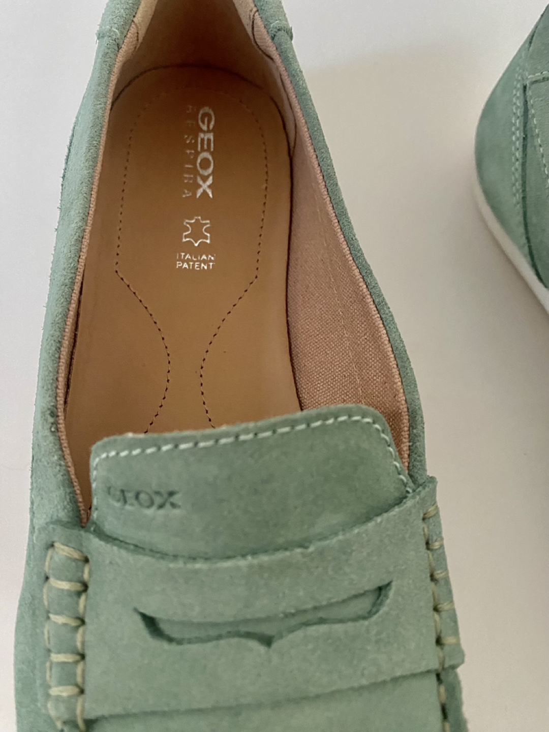 NEW Women's GEOX Sage Green Suede Loafers - photo 5