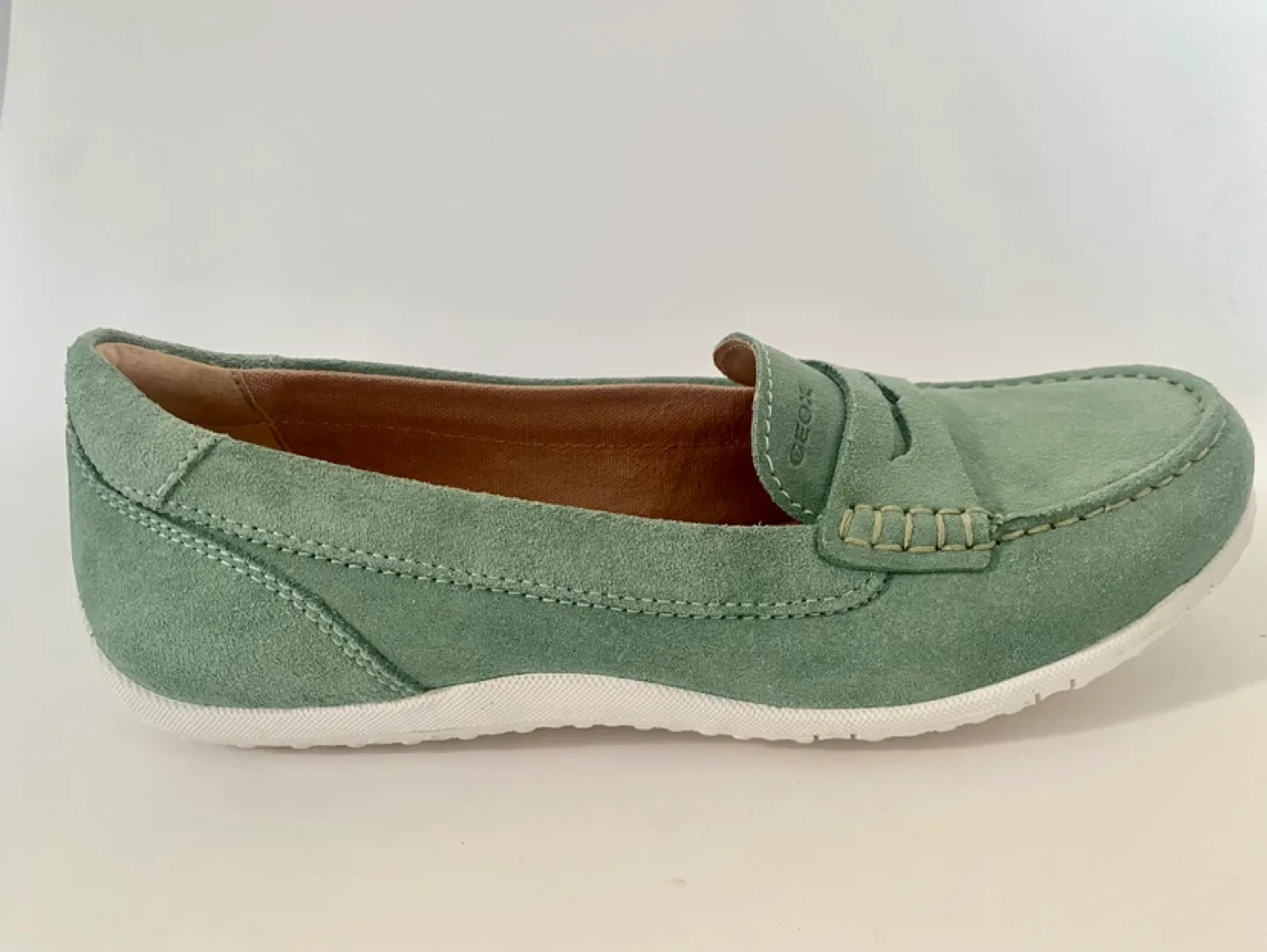 NEW Women's GEOX Sage Green Suede Loafers thumbnail