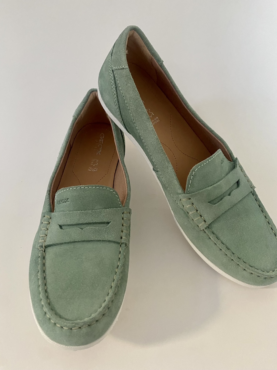NEW Women's GEOX Sage Green Suede Loafers - photo 2