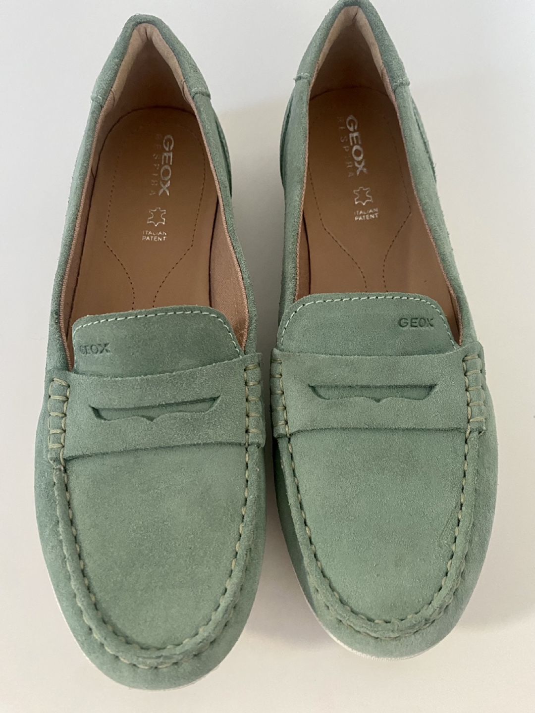 NEW Women's GEOX Sage Green Suede Loafers - photo 3