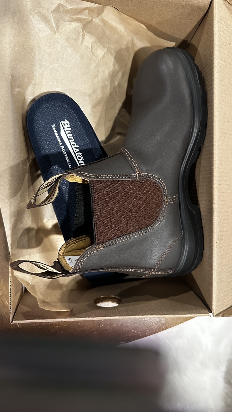 Walnut Blundstone size  5aus