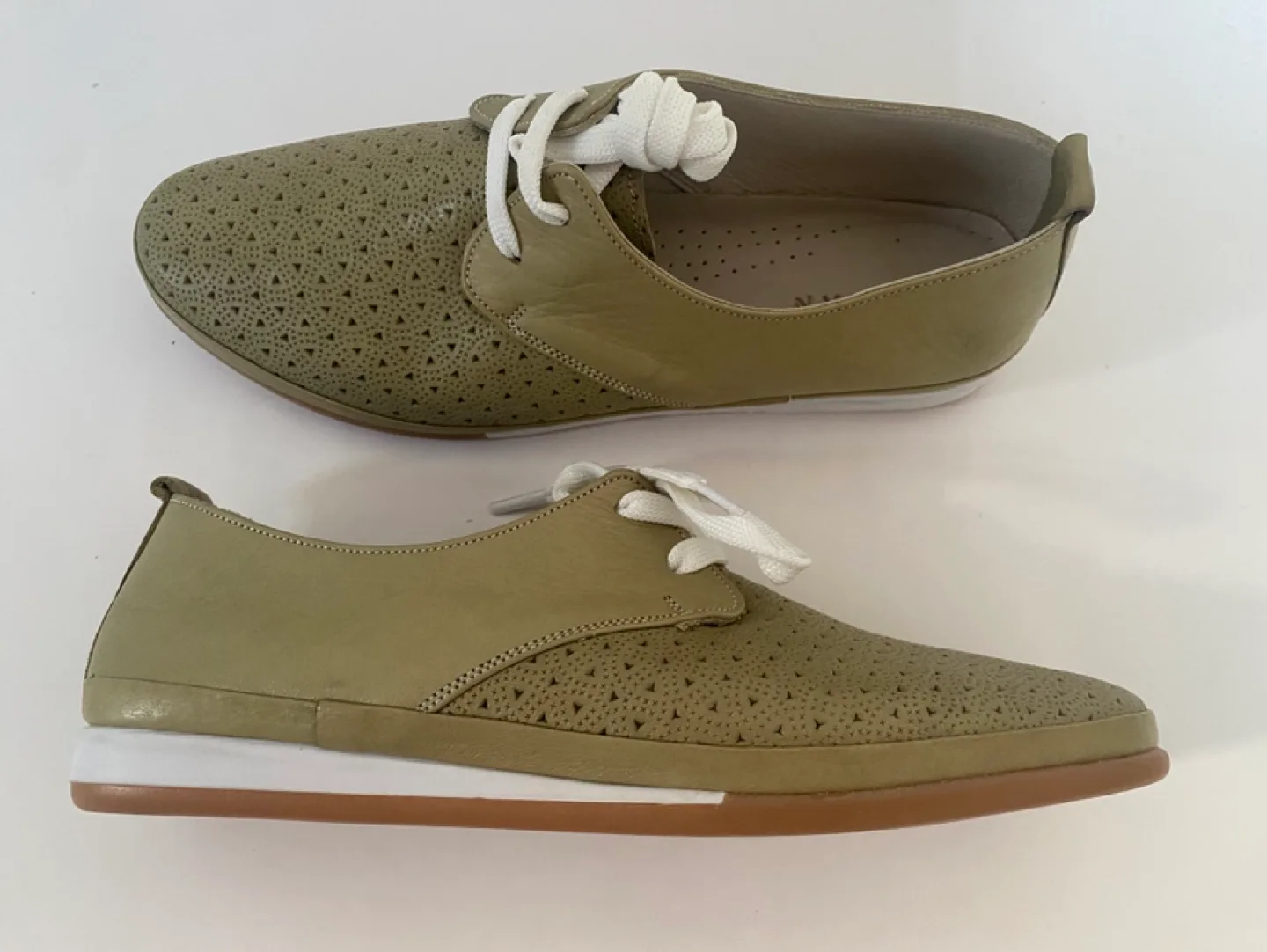 NEW Tergan Olive Green Perforated Leather Lace-Up Sneakers image indicator(4)