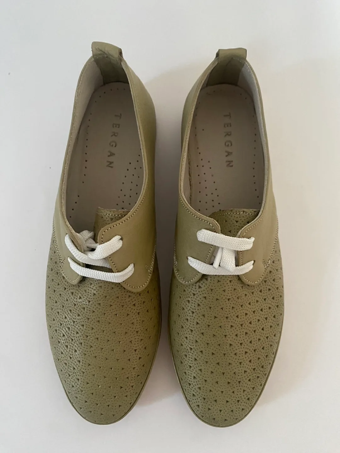 NEW Tergan Olive Green Perforated Leather Lace-Up Sneakers image indicator(5)