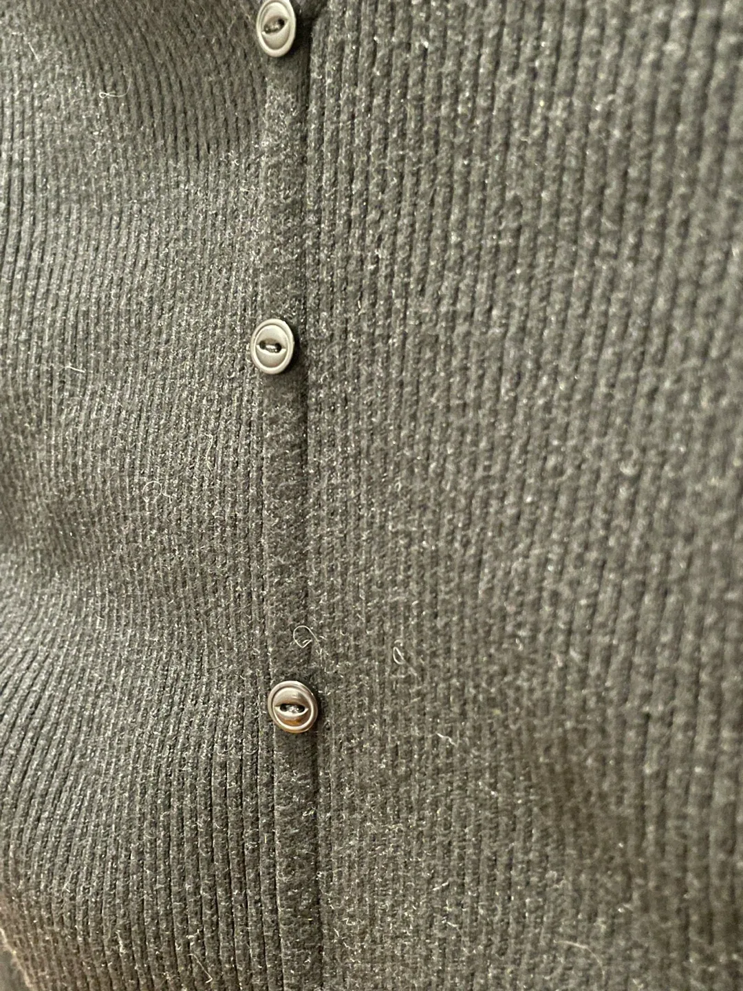 Black Cutout Top image indicator(4)