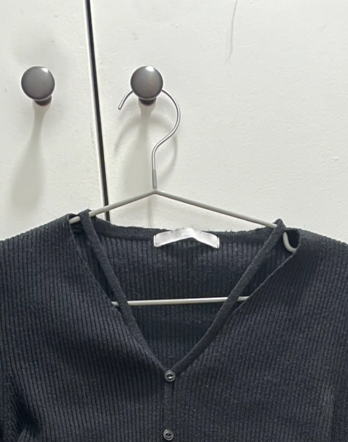 Black Cutout Top image indicator(2)