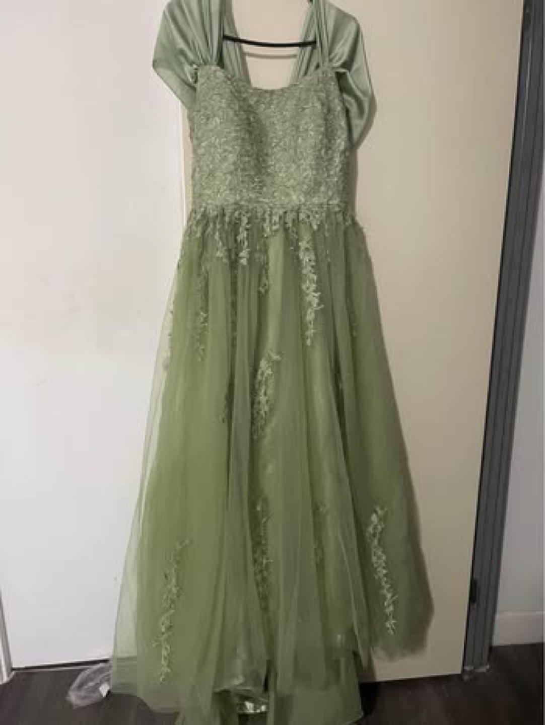 Sage Green Lace Evening Gown - photo 3