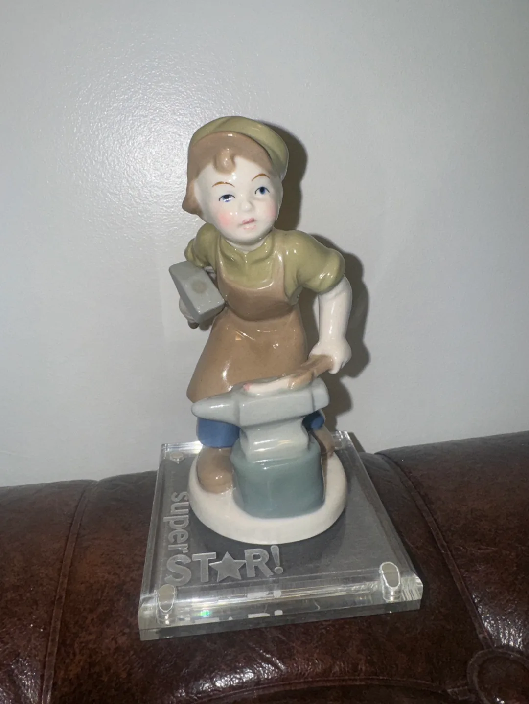 Porcelain Figurines image indicator(2)