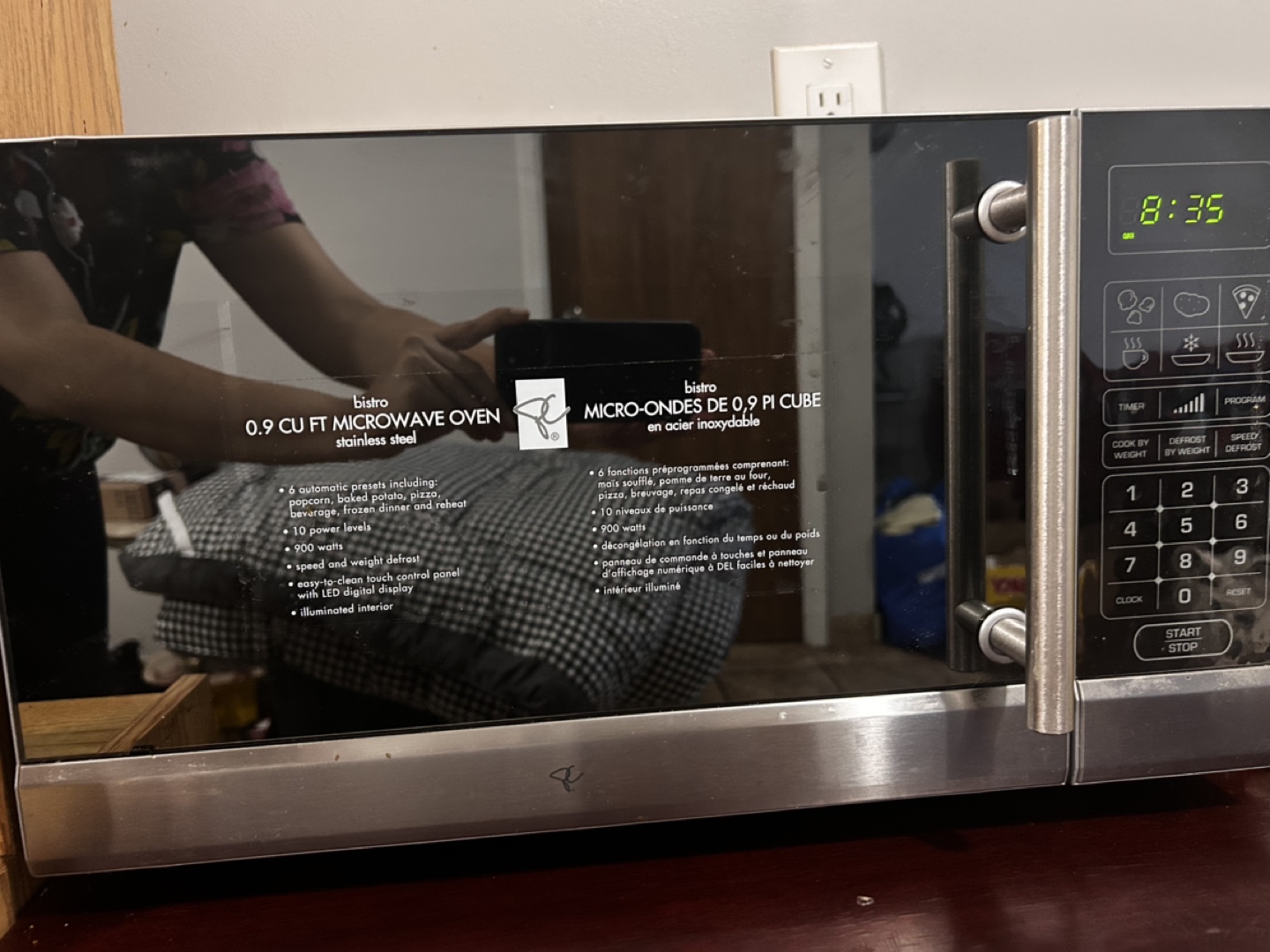 Bistro 0.9 cu ft Microwave Oven - Stainless Steel
