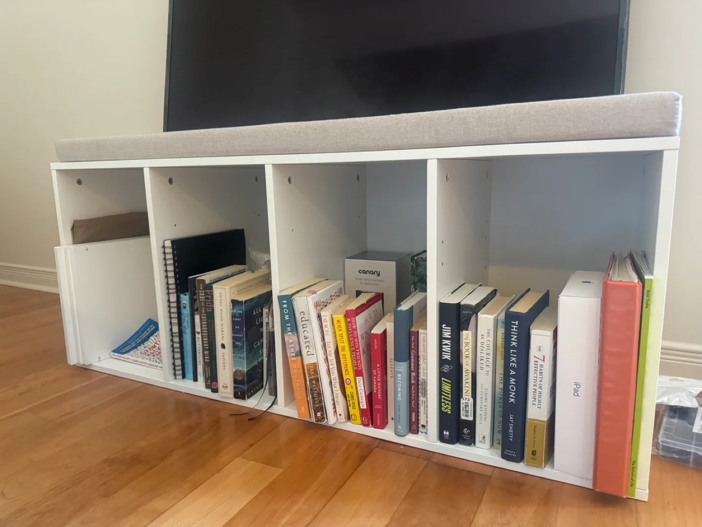 White Shoe Storage Bench with Cushioned Top image indicator(2)