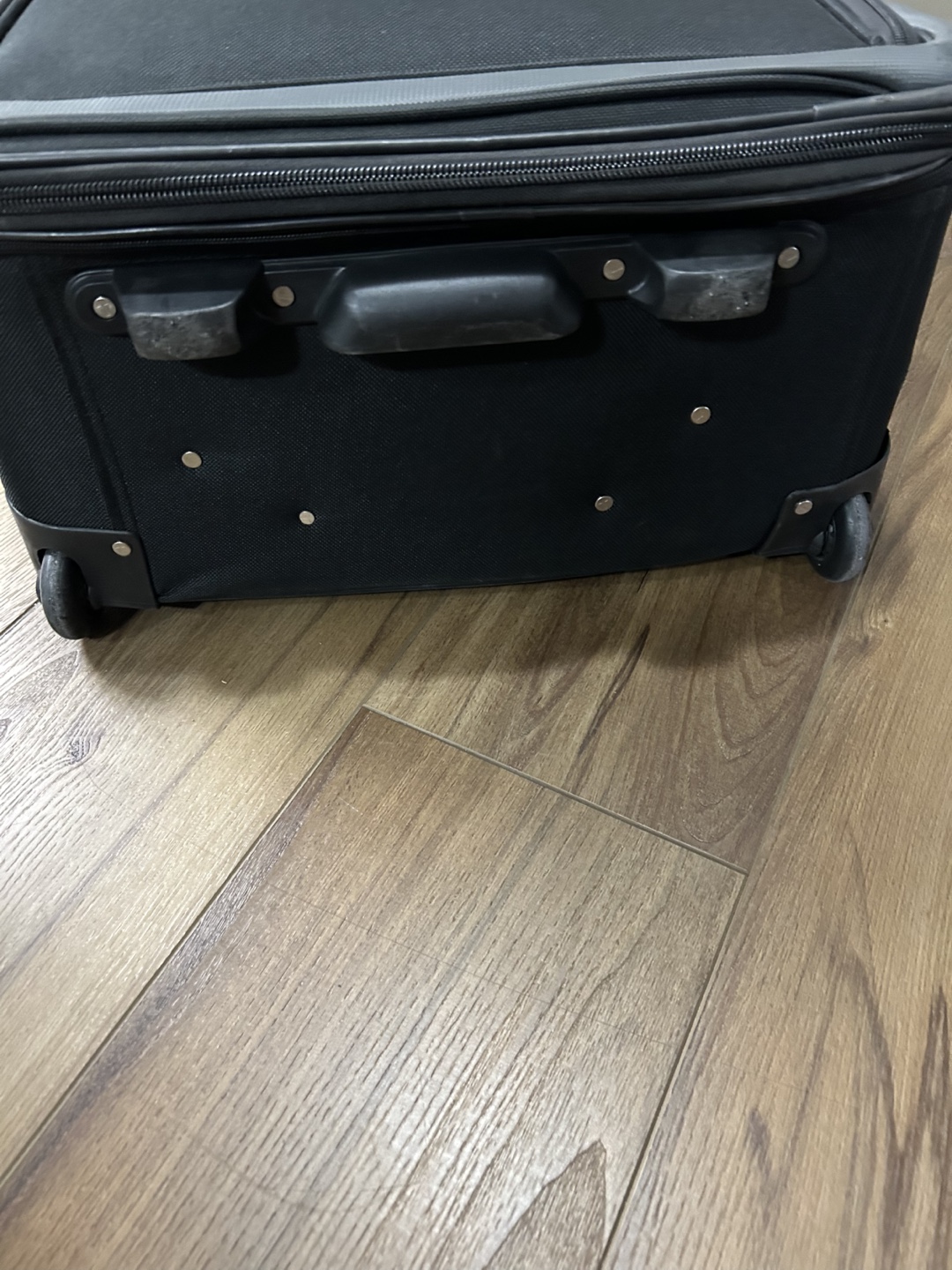 SwissGear Carry-On Suitcase - photo 2