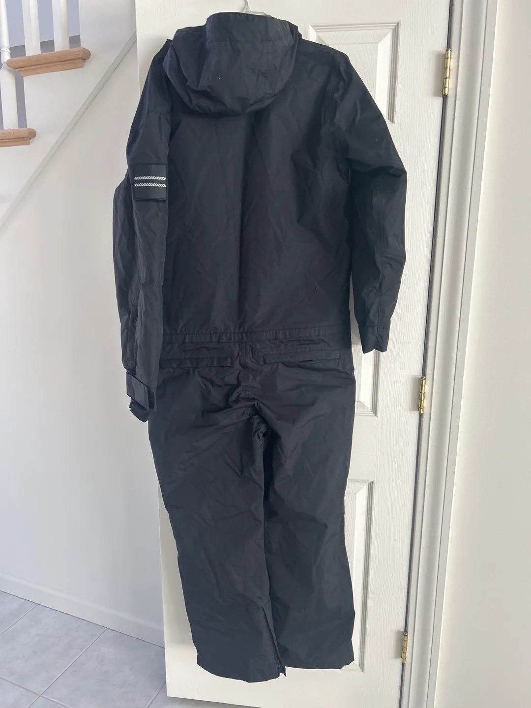 Black Snowsuit Size L/175 image indicator(5)