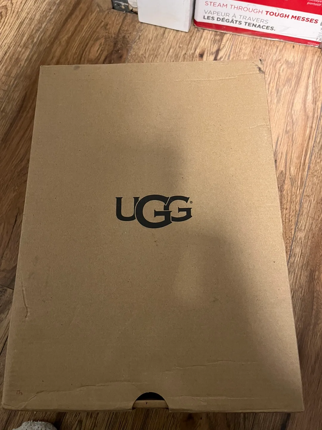 UGG Women's Chickatee Boots - Size 11 image indicator(7)
